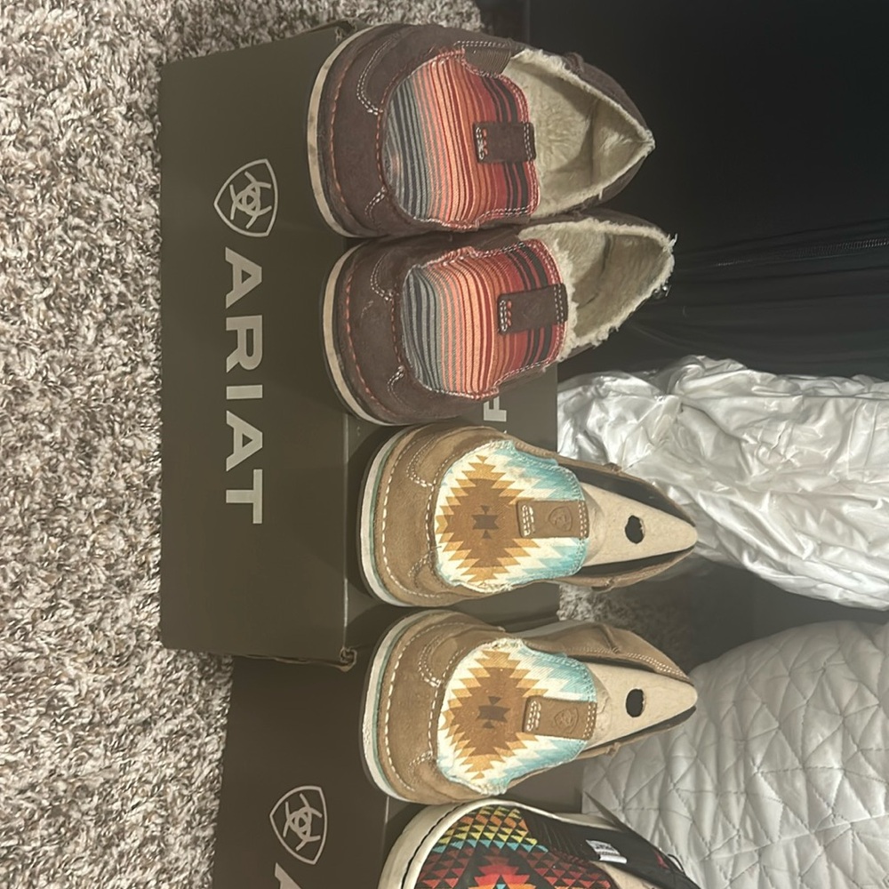 Ariat cruisers